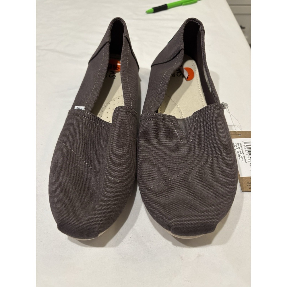 NWT TOMS Belmont Women's Slip On Canvas Shoes Ash Grey Size 9.5